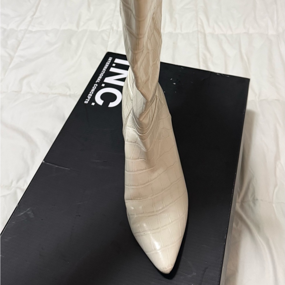 Alligator white boots